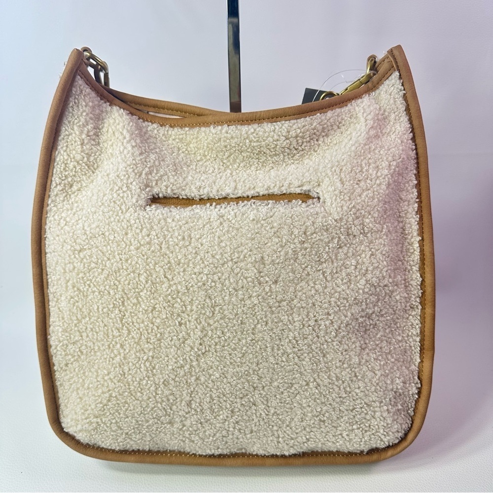 NEW Women’s Style & Co Sherpa Shoulder/Crossbody Bag Cream/Tan - Picture 3 of 8